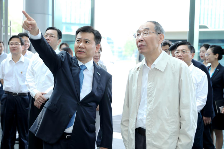 中共中央书记处书记尤权视察苏宁 对智慧零售发展建设予以肯定