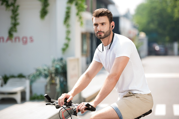 混合数字降噪、大动圈+动铁双单元 小米降噪项圈蓝牙耳机众筹仅439元