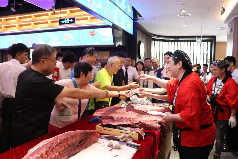  上半年增速达67% 大快消渐成苏宁“第三极”