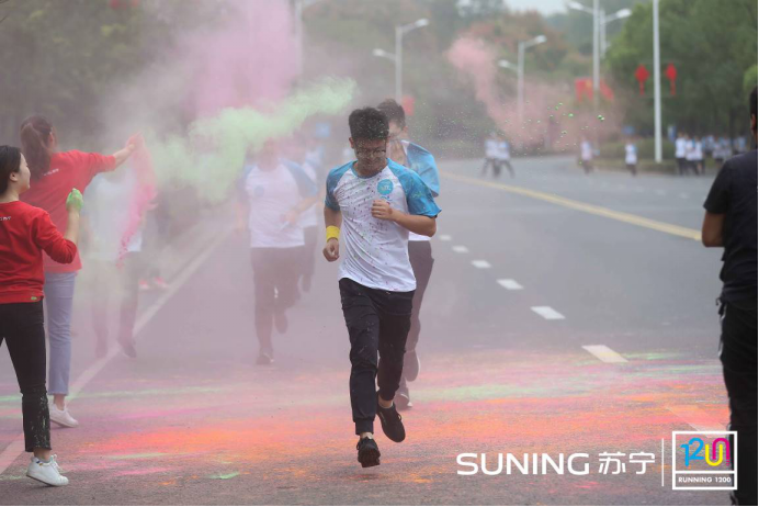 【1013活动主通稿】苏宁1200传承跑金秋开跑：拼体能更拼事业，为什么他们这么&ldquo;拼&rdquo;？1643.png
