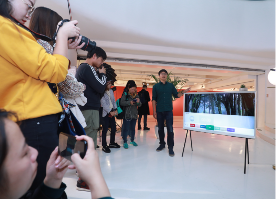 【Serif TV新闻稿】灵感融入画境，三星Serif TV邂逅《达利的神曲》1807.png