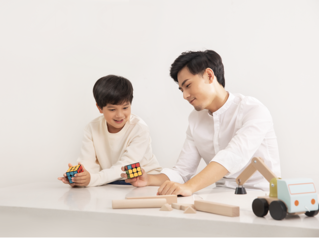 小米发布了一款“零基础半天学会”的智能魔方！还能控制智能家电