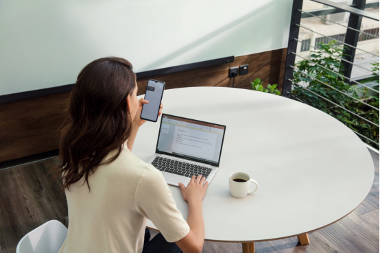 【产品通-RedmiBook 13】RedmiBook首款13寸全面屏超轻本发布 超便携全金属高性能首发4499元起28