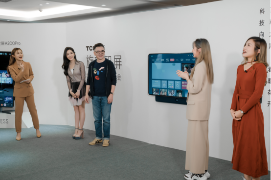 开售1小时全网销量破10000台，TCL·XESS旋转智屏京东正式开售