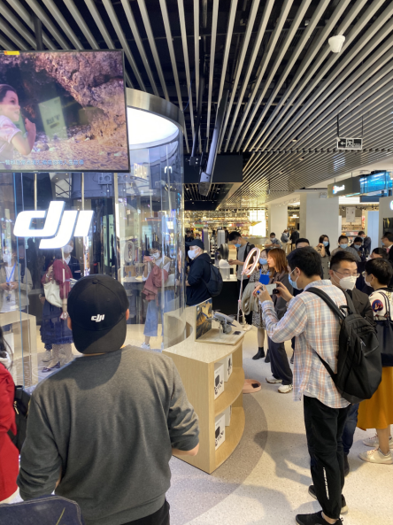 全国首个大疆SIS旗舰店落地南京新街口苏宁云店