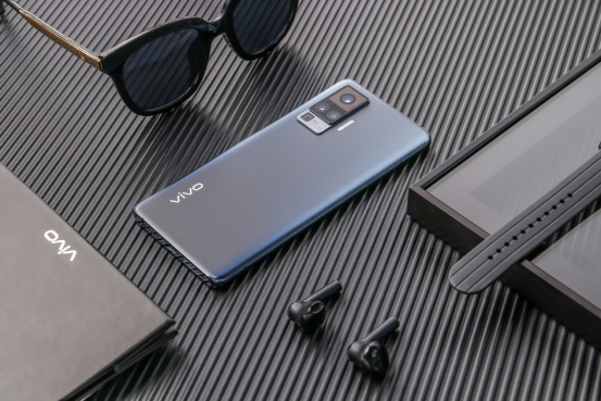 vivo X50人气爆棚现&ldquo;抢购热&rdquo;  原来vivo在5G上的领先不止这一点点(3)(1)415.png