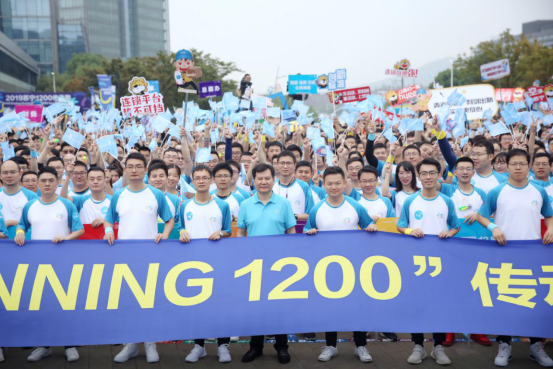 【0714】如何培养年轻&ldquo;事业经理人&rdquo; 张近东：大胆任用是最好的培养(1)964.png