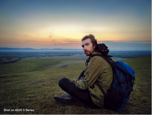 【iQOO新闻稿】iQOO 5系列新闻稿_超能竞速大开眼界，iQOO 5系列正式发布2645.png