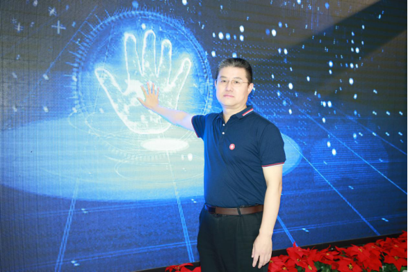 感恩相伴 智慧同行  河北联通携品召日快闪店直播活动回馈用户【配图】(3)(1)396.png