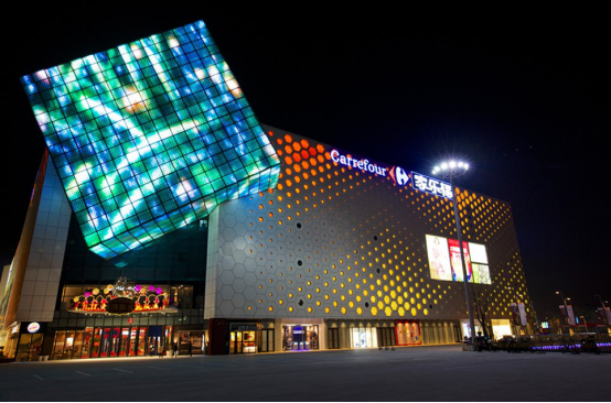  张近东布局服务型消费，零售服务商打开行业升级空间