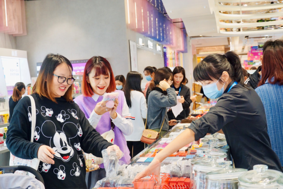 【0210】春节&ldquo;原年人&rdquo;打卡地大公开  南京、重庆、厦门的苏宁极物不打烊545.png