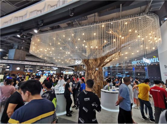 【0210】春节&ldquo;原年人&rdquo;打卡地大公开  南京、重庆、厦门的苏宁极物不打烊492.png