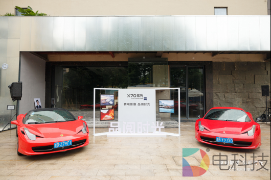 汽车停在车位上

描述已自动生成