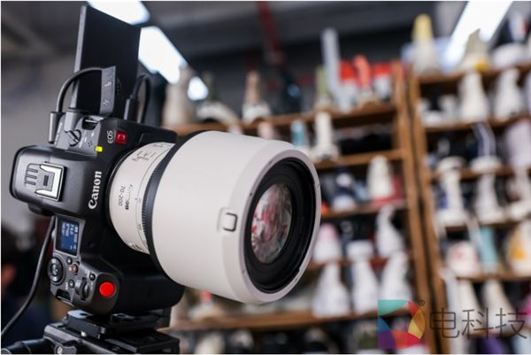 佳直播X淘宝直播:一站式直播间搭建,双11用色彩博出彩