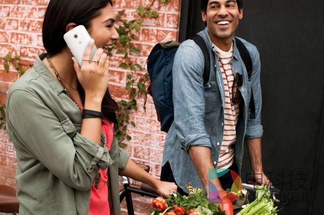 苹果和三星的警钟：75美元智能手机来袭