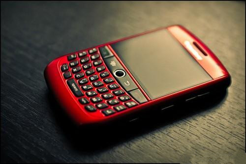 全球市场份额仅0.4% 黑莓收缩业务寻求卖身