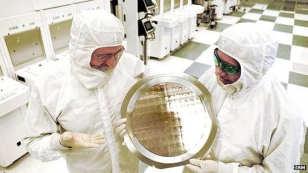 激动人心！IBM新芯片比头发薄1万多倍