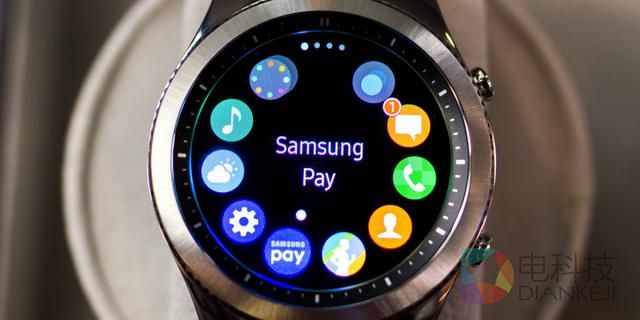 三星展示两款新智能手表 使用不需连接手机
