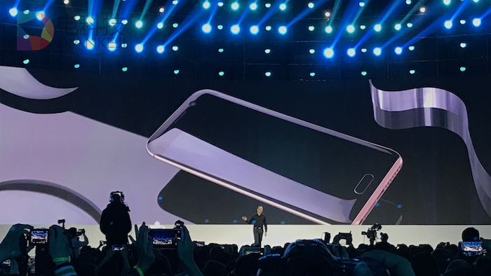 有了八曲面和人工智能 荣耀Magic会是比小米MIX更具革命性的手机吗？