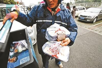 外卖送餐费节后还是“高峰价” 网约车明显好打