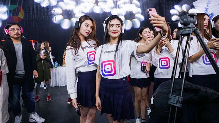 把亚马逊Echo随身携带 当耳机可以和你对话是一种怎样的体验？