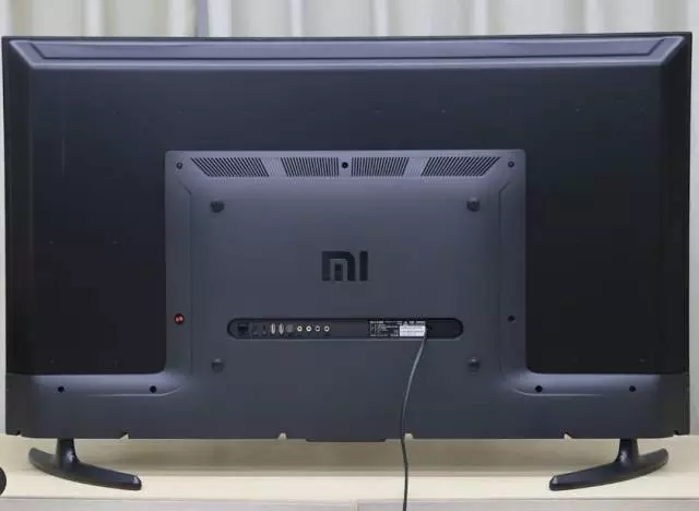 为什么微鲸敢去“碰瓷”小米?