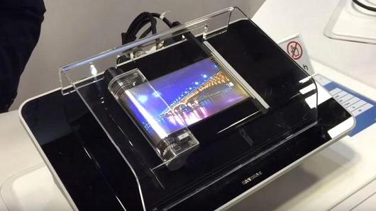 当你还在迷恋曲面屏 三星却在S8之后要推出折叠屏