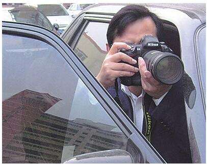 电科技购荐：摄影集体出走卓伟还在回应我很好 难道偷拍明星谁都能干