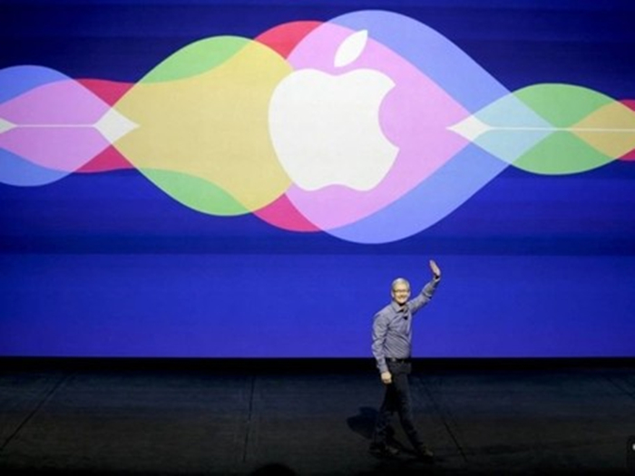 库克谈苹果产品融入AI技术 否认落人之后