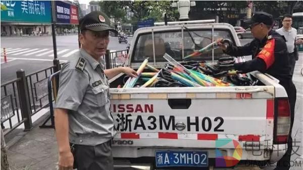 共享雨伞刚进杭州一天就被清理 这是谁的锅？