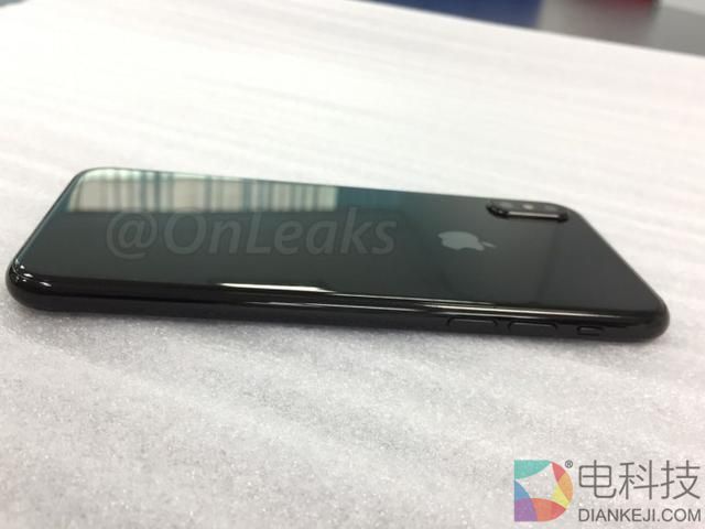 爆料大神首晒iPhone 8真机：全面屏+双玻璃机身