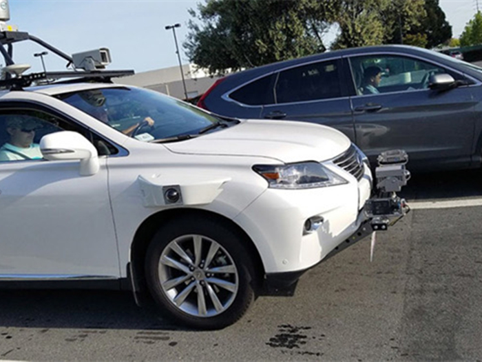  苹果大幅收缩汽车项目 为公司员工开发自动驾驶班车