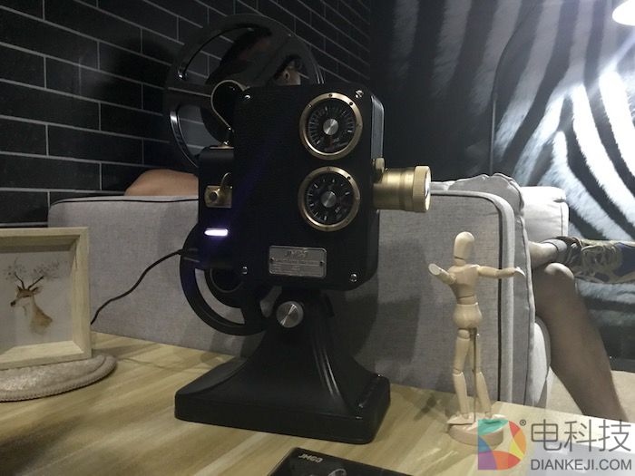 坚果智能影院推复古设计高端旗舰 命名1895向电影产业致敬