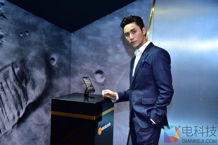 除了有陈坤代言 moto z 2018凭什么卖到9999元？