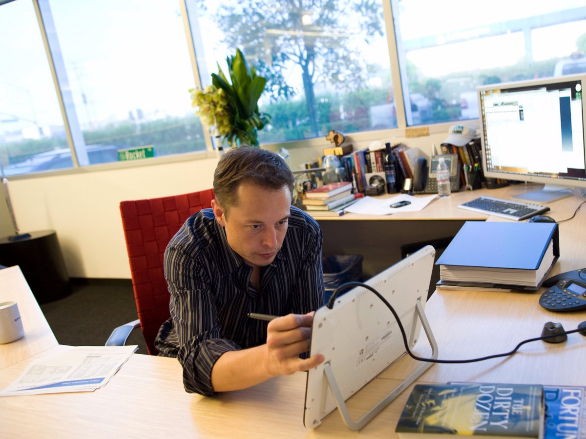 despite-requiring-a-lot-from-employees-musk-takes-the-time-t