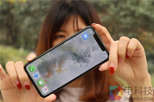 看完iPhone X这些操作 瞬间觉得万元白花