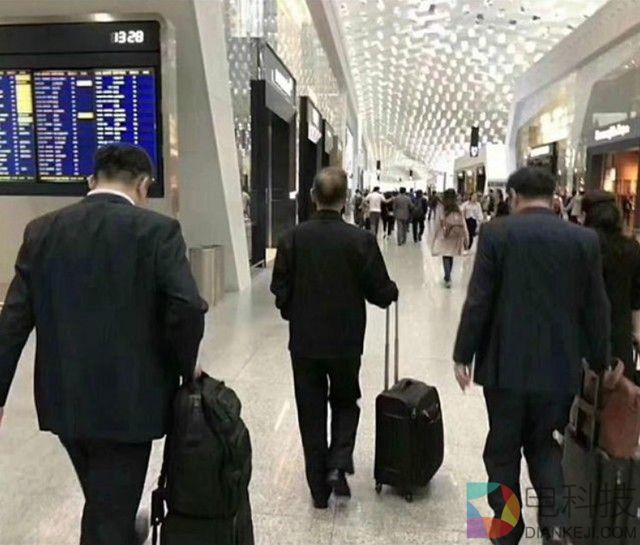 中兴侯为贵背影