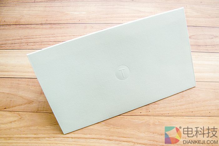 锤子R1手机邀请函曝光：苹果会来现场偷师“疯狂抄袭”吗？