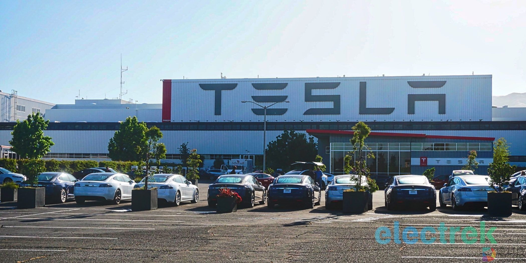 马斯克：生产地狱将在一个月内结束 亏欠工人太多