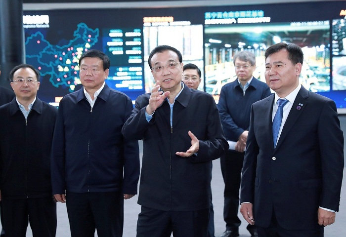 “既能腾‘云’驾雾，又可‘钻’进消费者心里”，总理点赞张近东智慧零售