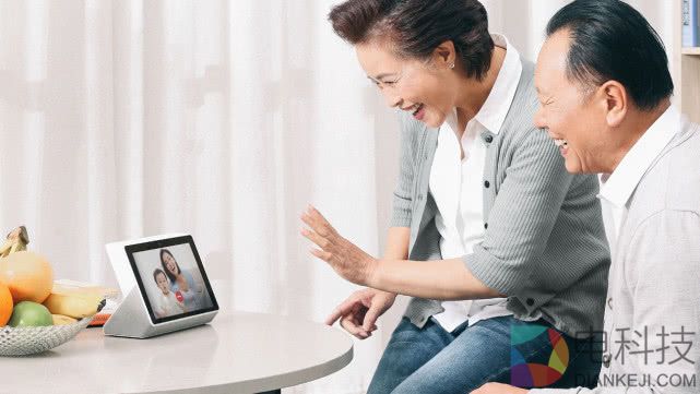 腾讯叮当智能屏