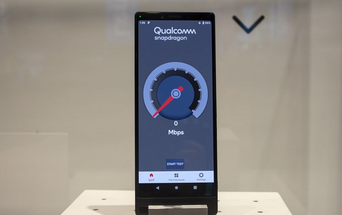 索尼5G原型机亮相，超窄带鱼屏？