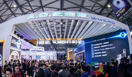 5. A.O.史密斯展台人潮涌动