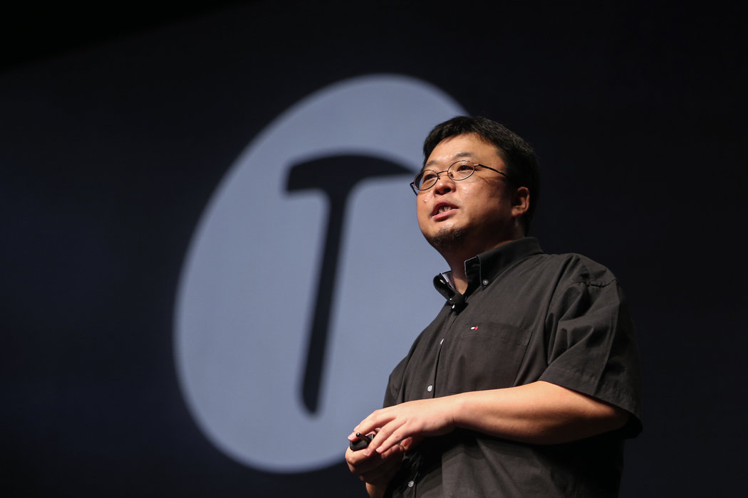 罗永浩再发声：未来还会继续做手机