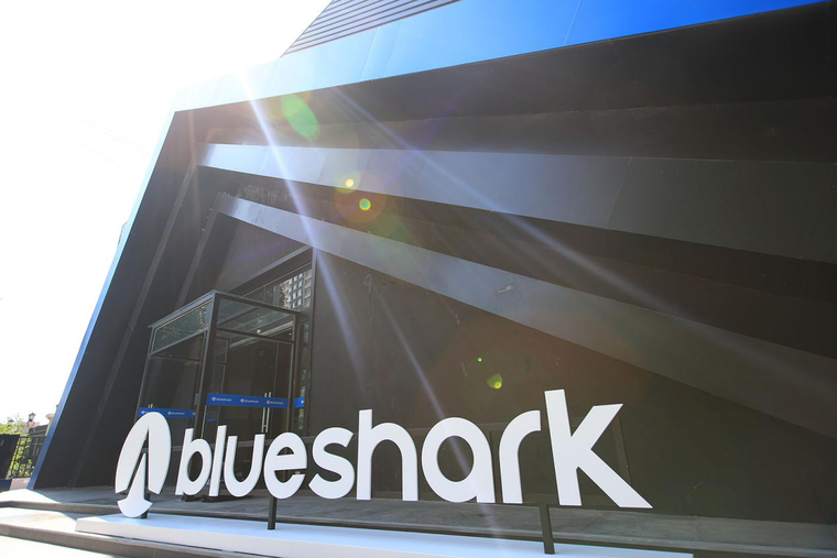 物联网赋能电动车 蓝鲨Robor智能电动摩托车剑指高端定位