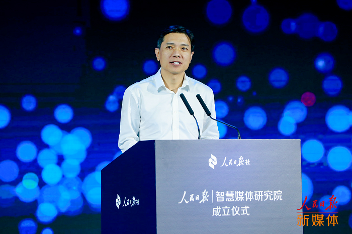   李彦宏到访人民日报，这次真的要拿AI“做文章”了