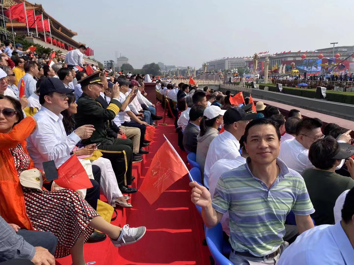 李彦宏、雷军等民营科技企业家谈国庆观礼感受 推动创新成关键词