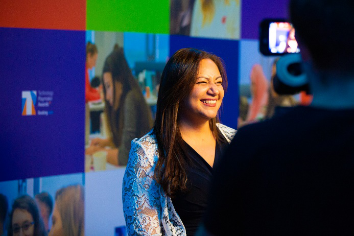  Booking.com缤客第三届“科技贡献奖”启动，见证科技女性闪耀时刻