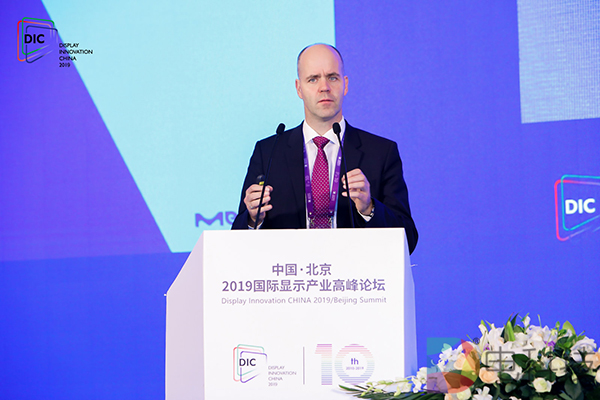 默克集团显示科技事业部全球执行副总裁 Michael Heckmeier