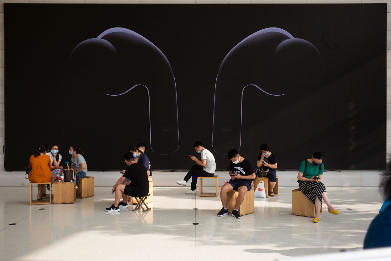 2021年苹果或推出两款AirPods，Pro版将采用无耳机柄设计